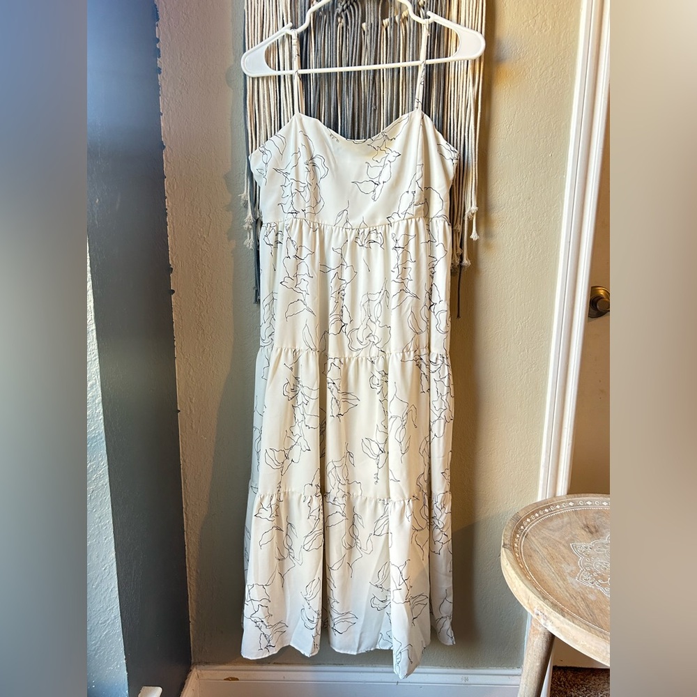 Gilli White and Black Floral Maxi Dress